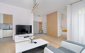 Apartment With Balcony And Free Parking In Poznan By Noclegi Renters